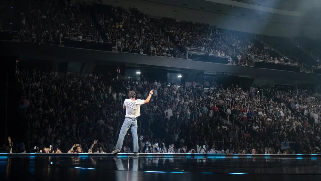 Benson Boone performing live in concert