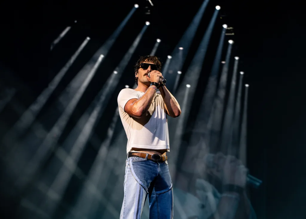 Benson Boone performing live in concert