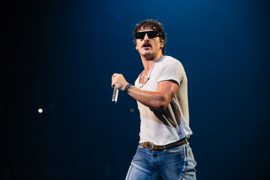 Benson Boone performing live in concert