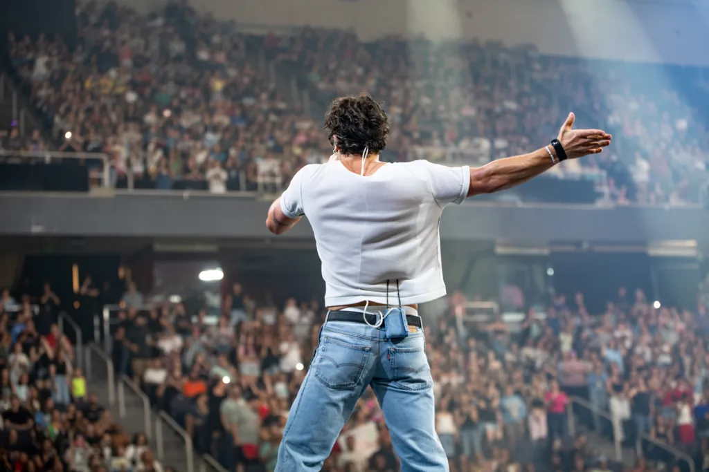 Benson Boone performing live in concert