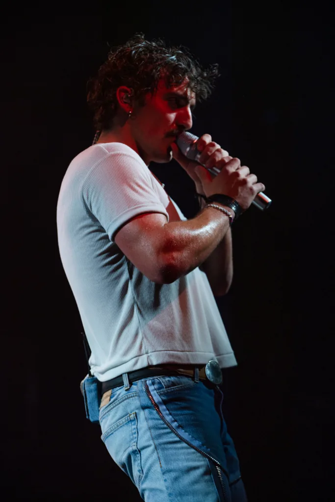 Benson Boone performing live in concert