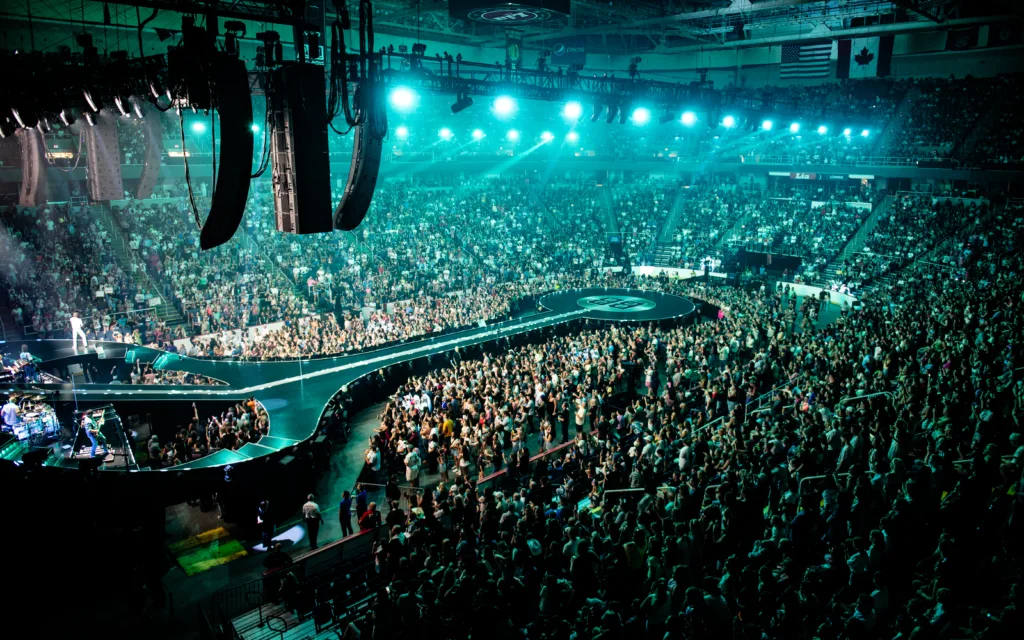 Benson Boone performing live in concert